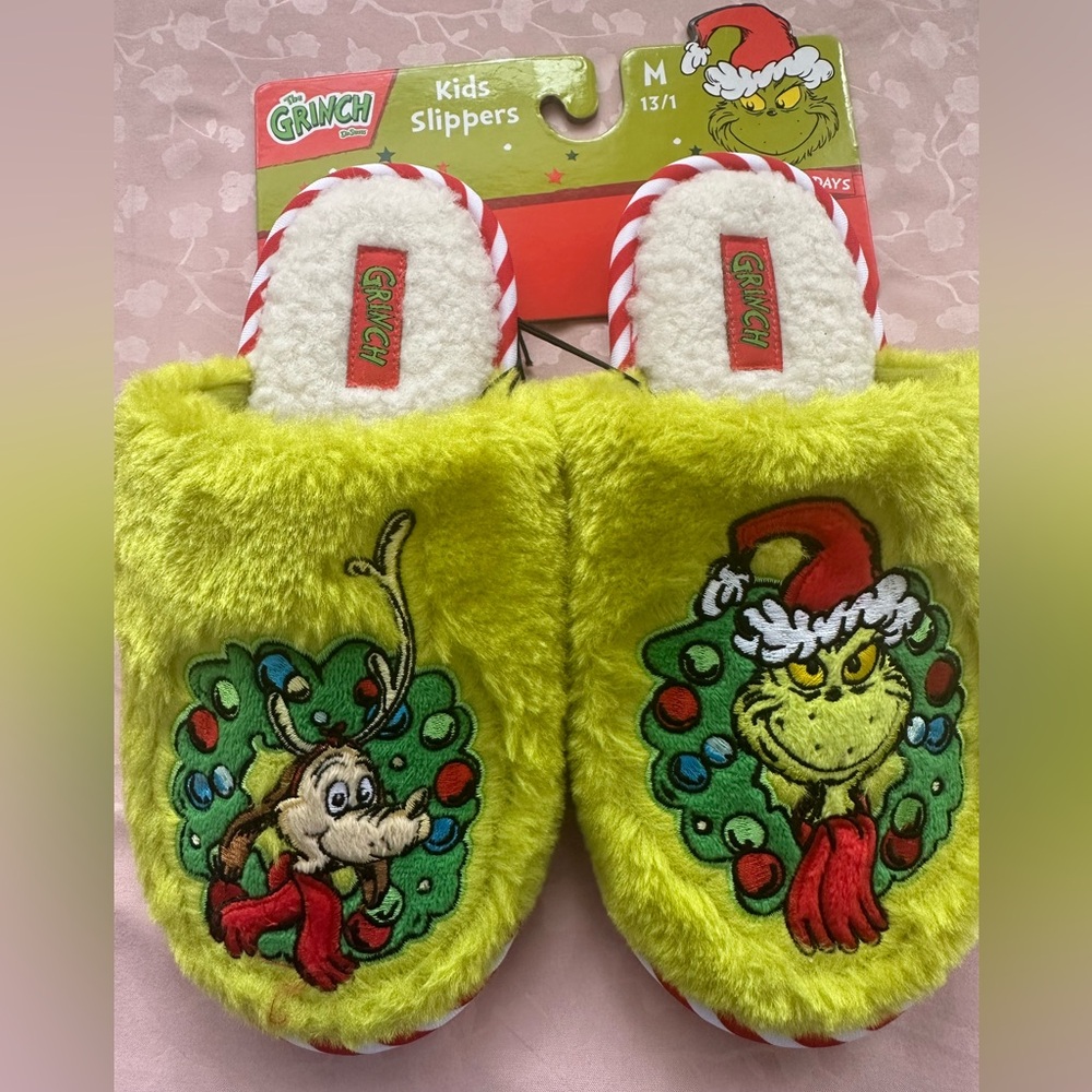 🆕The Grinch Kids Slippers